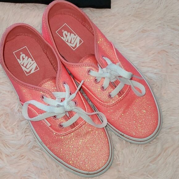 VANS - beautiful tennis shoes - Picture 1 of 5